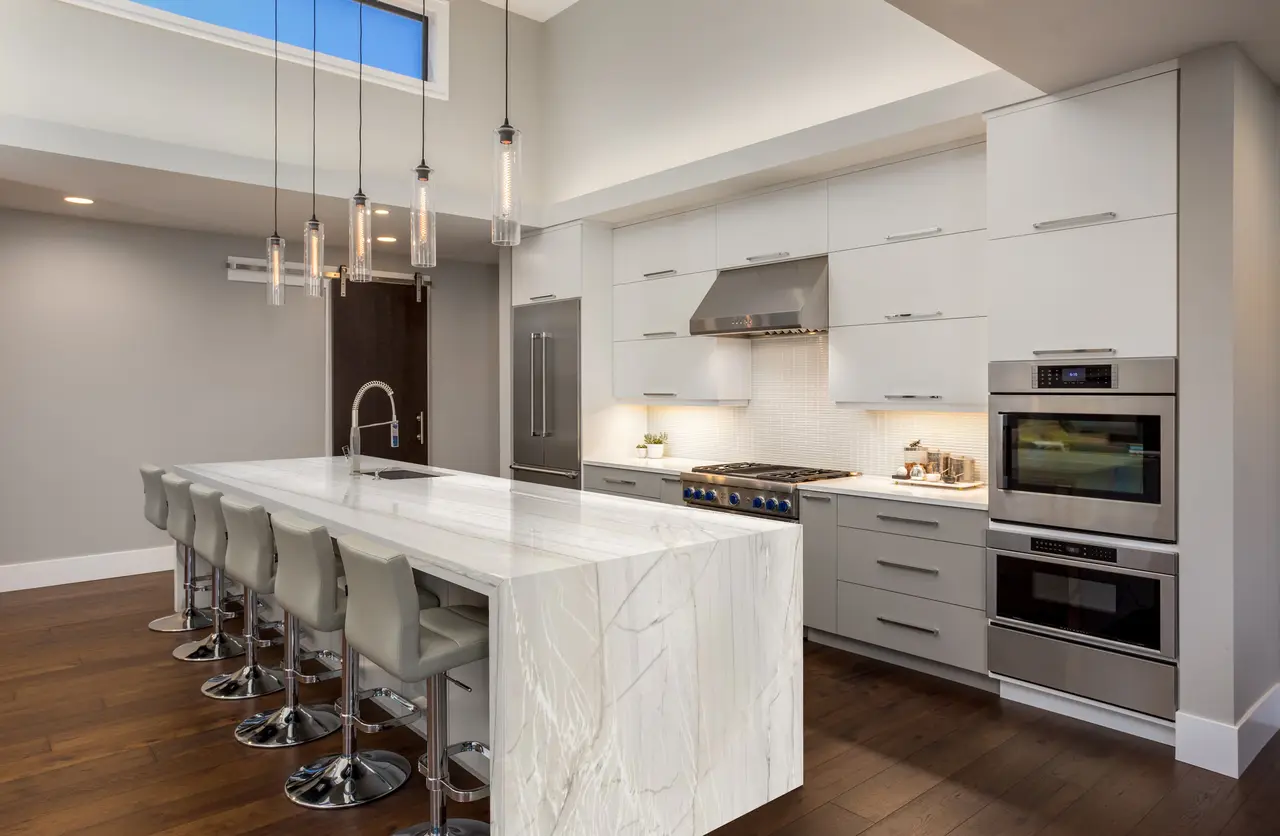 Bianco Superiore: kitchen island