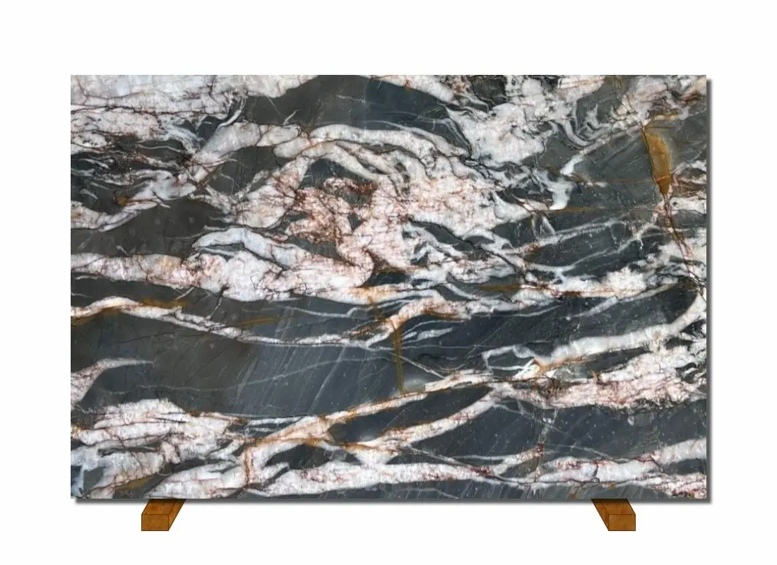 Zanari quartzito slab no cavalete